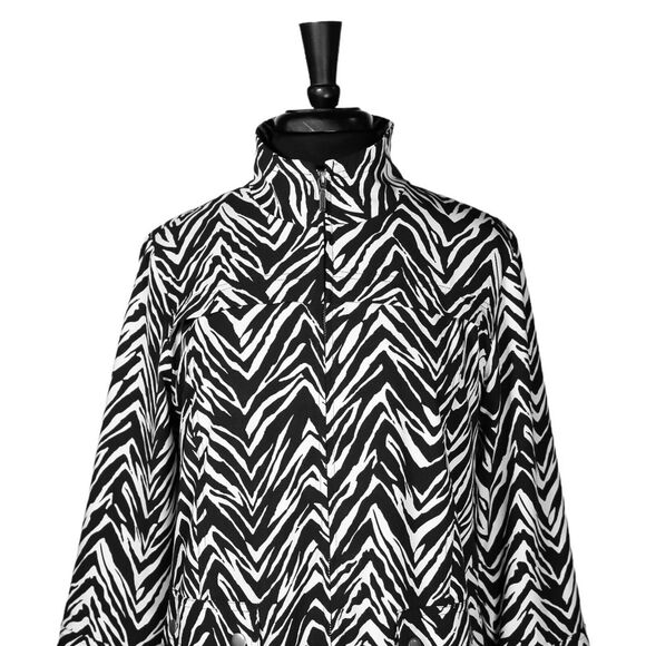 Chico's Zenergy Women's Jacket Black White Zebra Print Full Zip Stretch 1 US M/8 - Picture 5 of 9